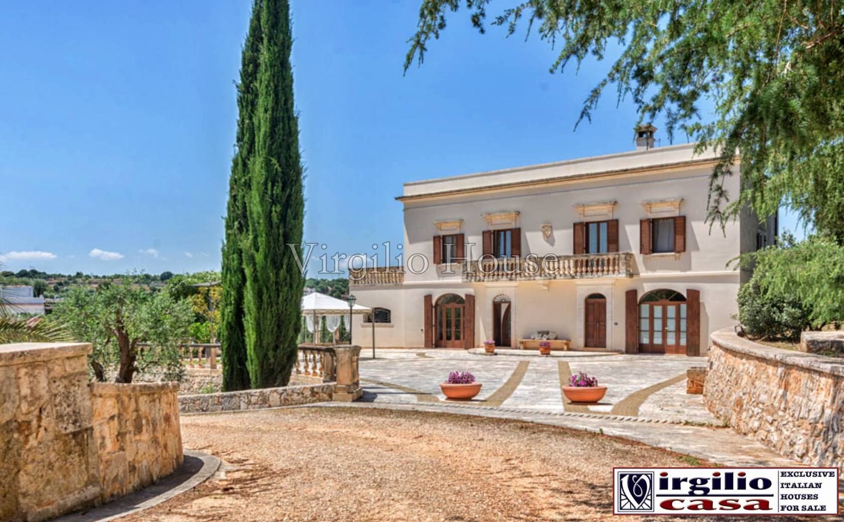 rif. Fumarola- Virgilio House propone in vendita a Ostuni Antica villa signorile del 700 ristrutturata situata nelle campagne della Valle d'Itria tra 