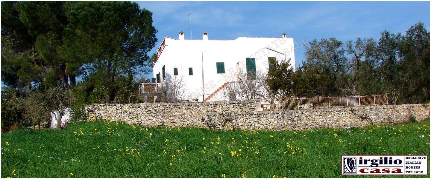 masseria rif. 01 - VIRGILIO CASA PROPONE IN VENDITA: a c.a 5 km. da Ostuni, in zona collinare, immerso in un meraviglioso parco di ulivi secolari , 