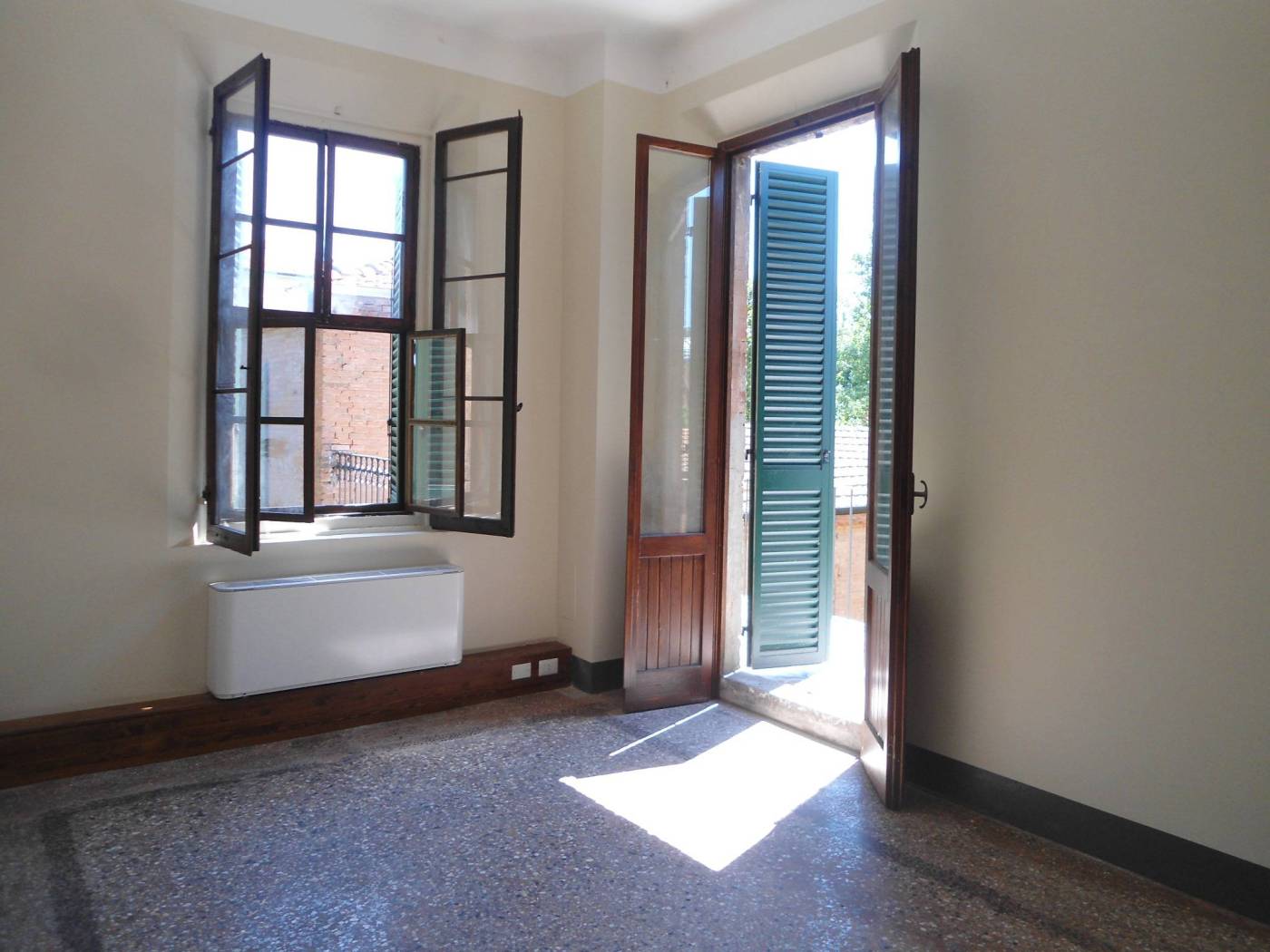 UFFICIO CON TERRAZZA