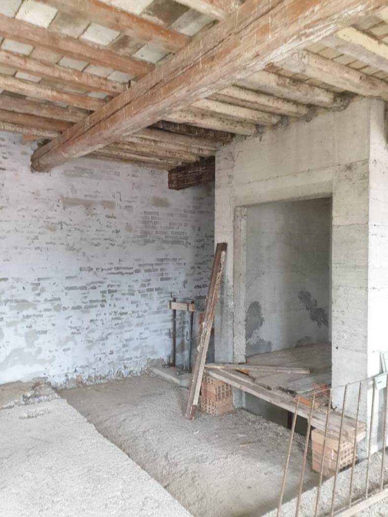 21e0fb32 e7a1 4d36 b71c 6d9e974ab2b0