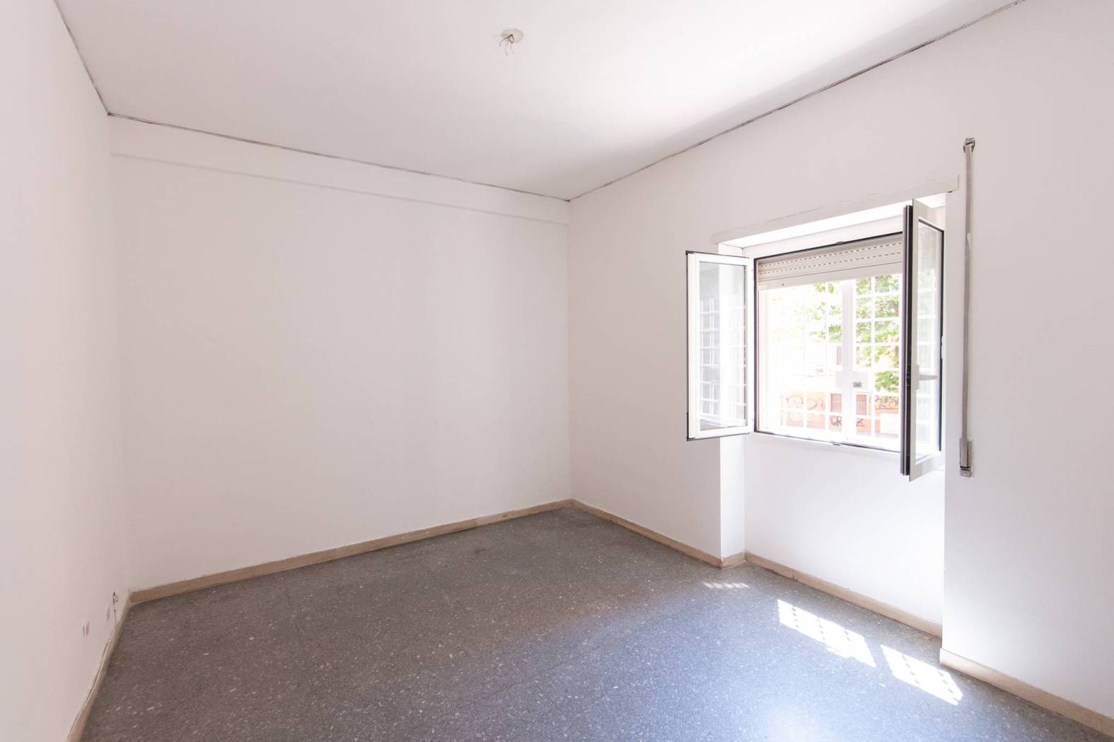 Stanza non arredata Stanza non arredata