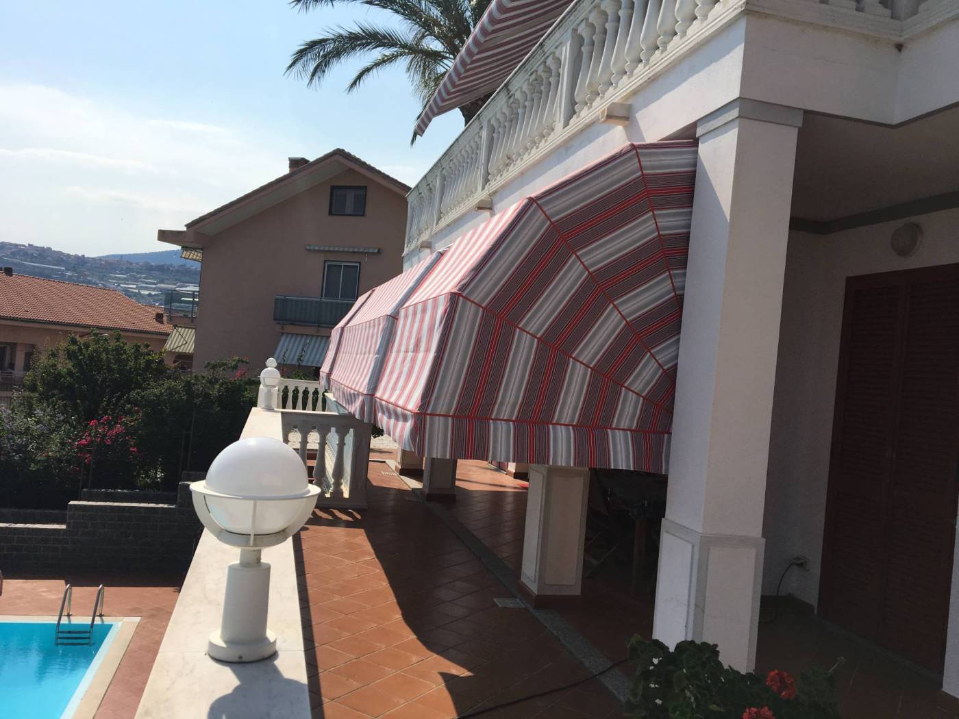 N.B. LA LOCAZIONE SI RICHIEDE CAUZIONE DI EURO 10 MILA.Villa Solaro in Sanremo ,Strada Solaro , Im Italia. Villa libera su 4 lati, zona Solaro 