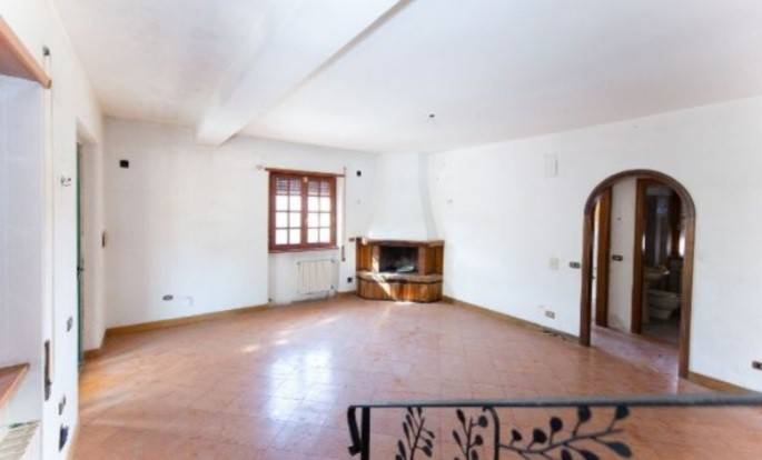 Stanza non arredata Stanza non arredata