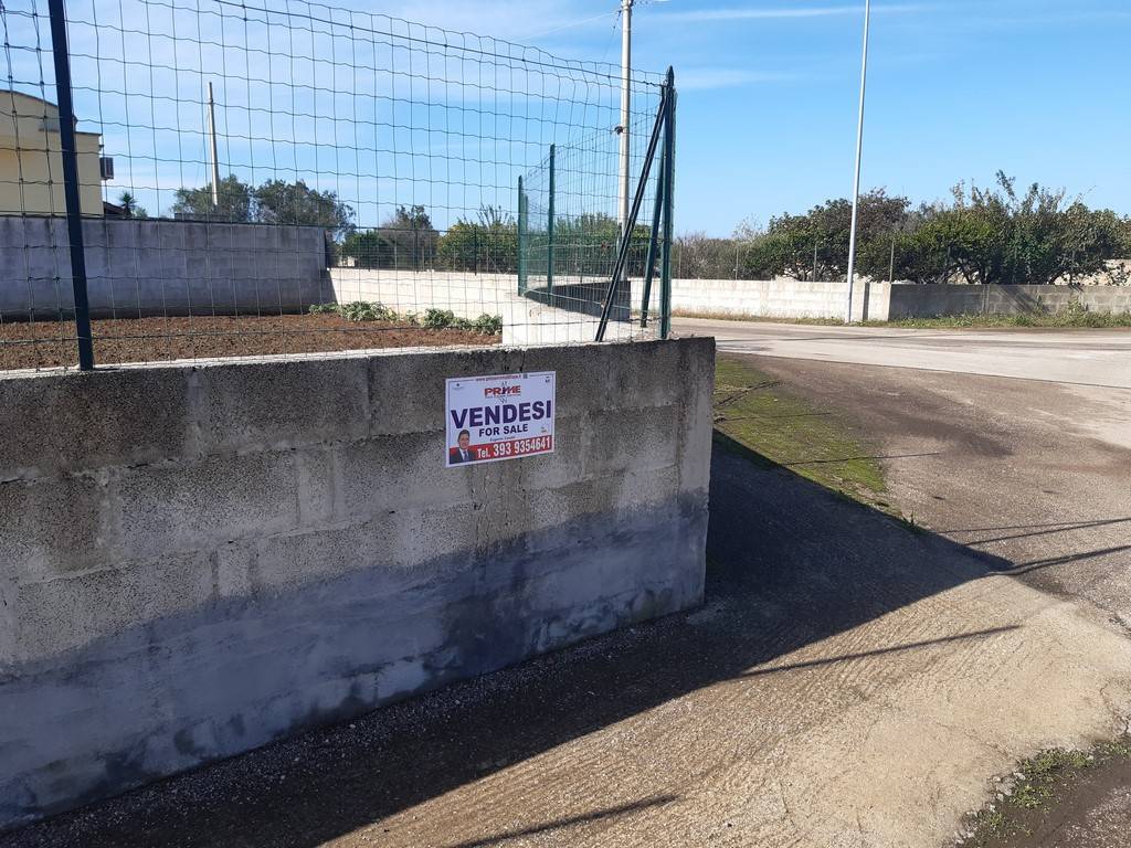 Fronte strada Fronte strada