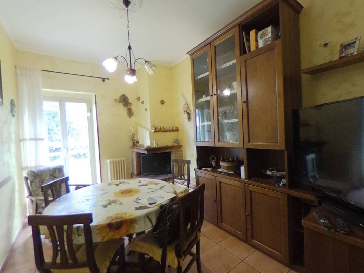 altra vista della cucina