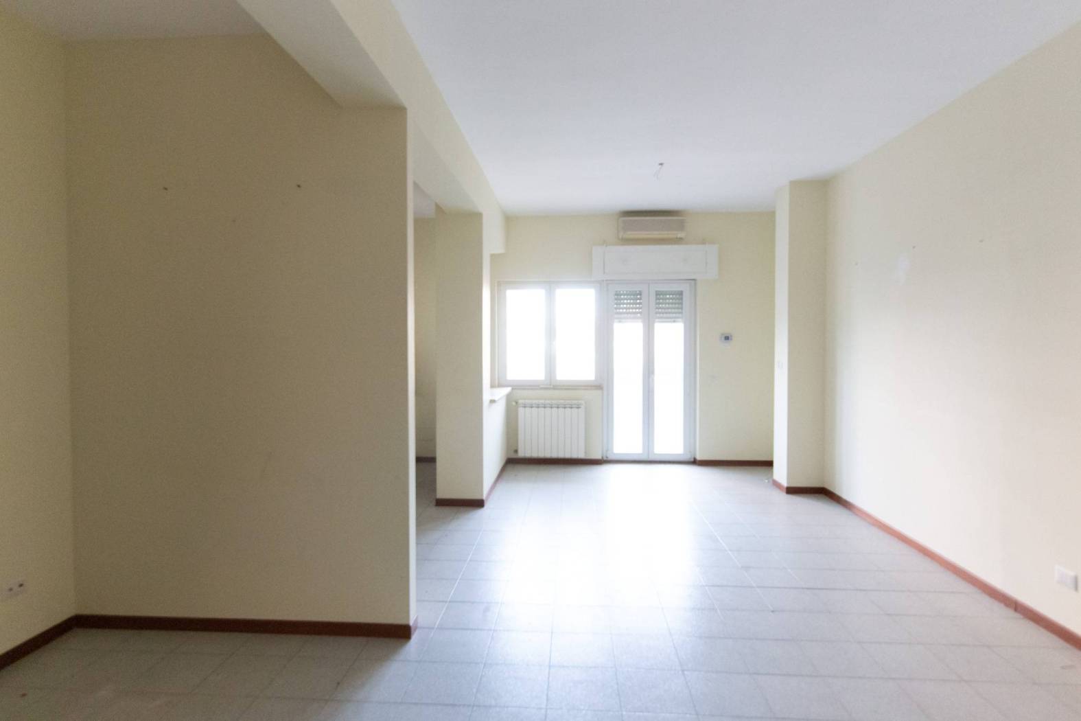 Stanza non arredata Stanza non arredata