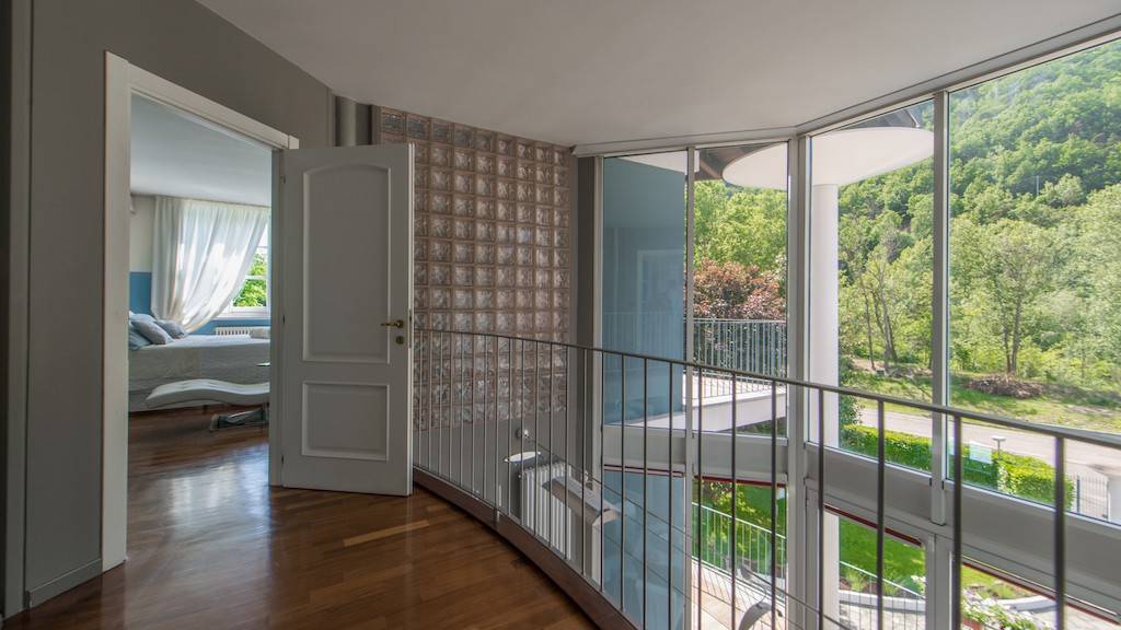 Disimpegno Disimpegno