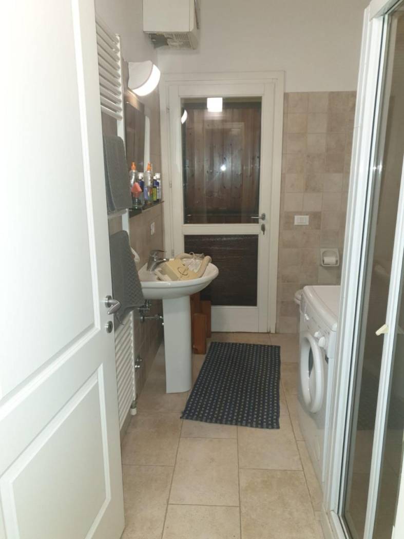 221ffbf3 c4c9 42e0 9230 496dbb50a2c9