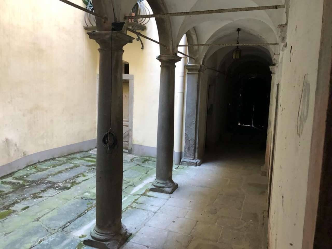 appartamento terrazzo fivizzano piazza vittorio em