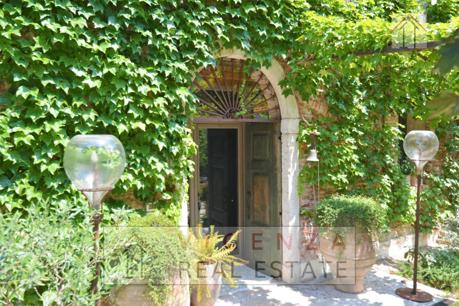 esterno con vite americana 2