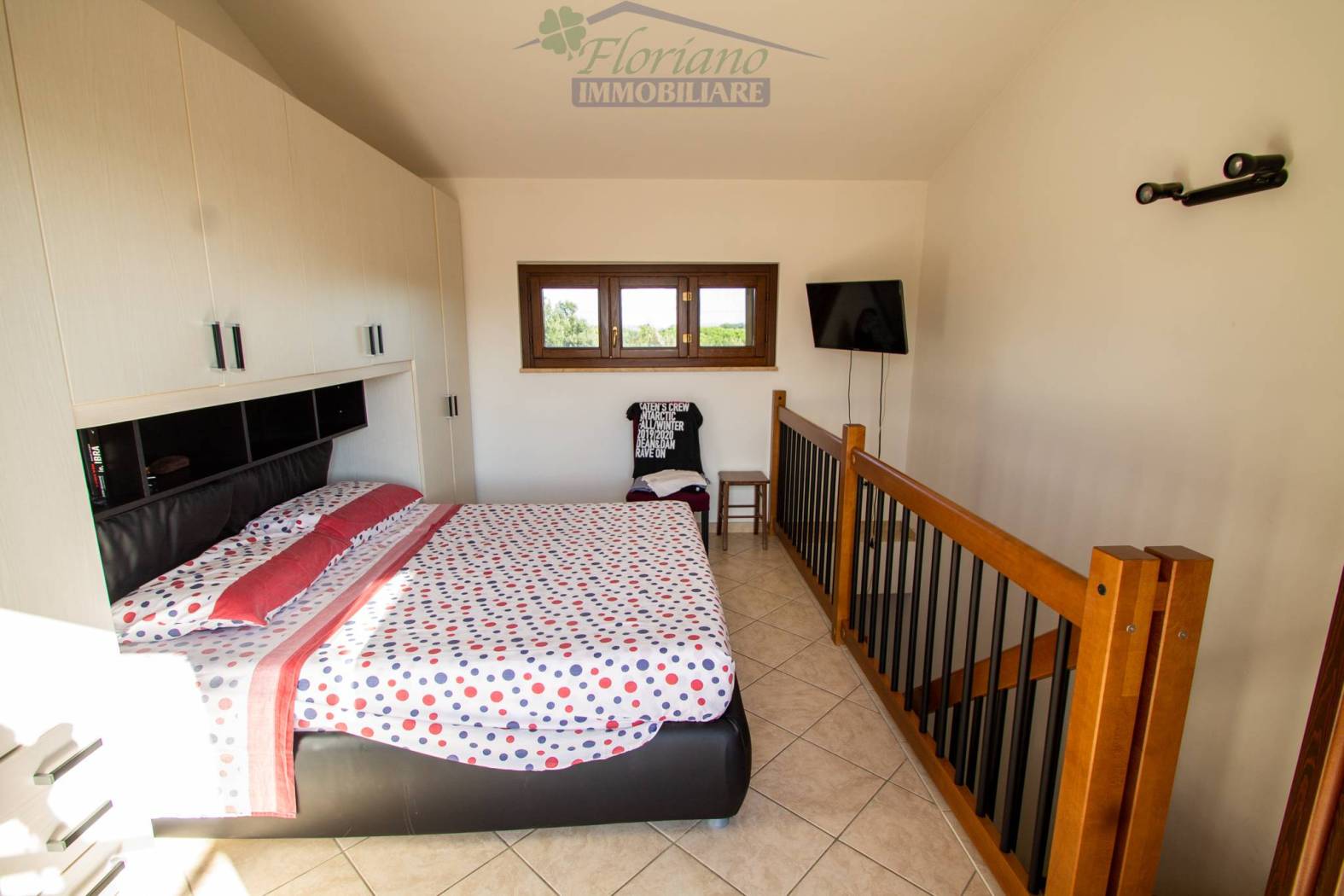 camera piano mansardato