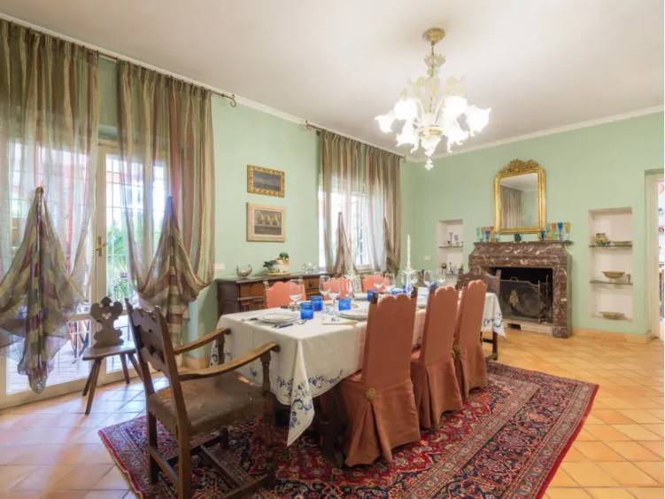 Salone