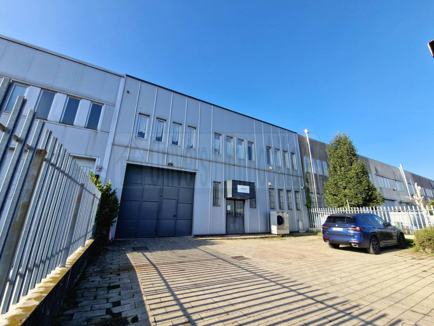 BUCCINASCO: In Via dei Lavoratori, nella zona di Rovido Industriale, una frazione del comune di Buccinasco posta a ridosso della Tangenziale Ovest, 