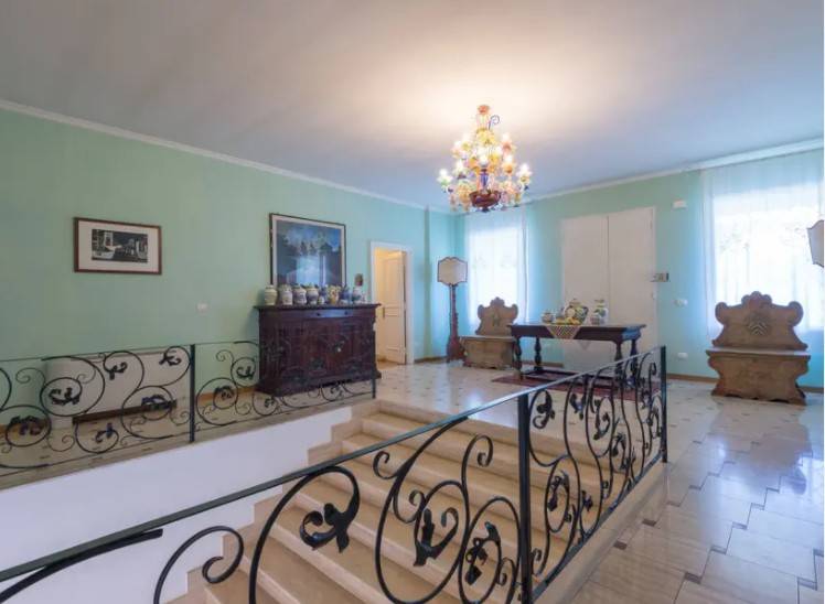 Salone