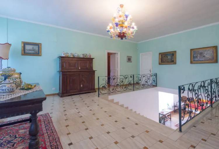 Salone