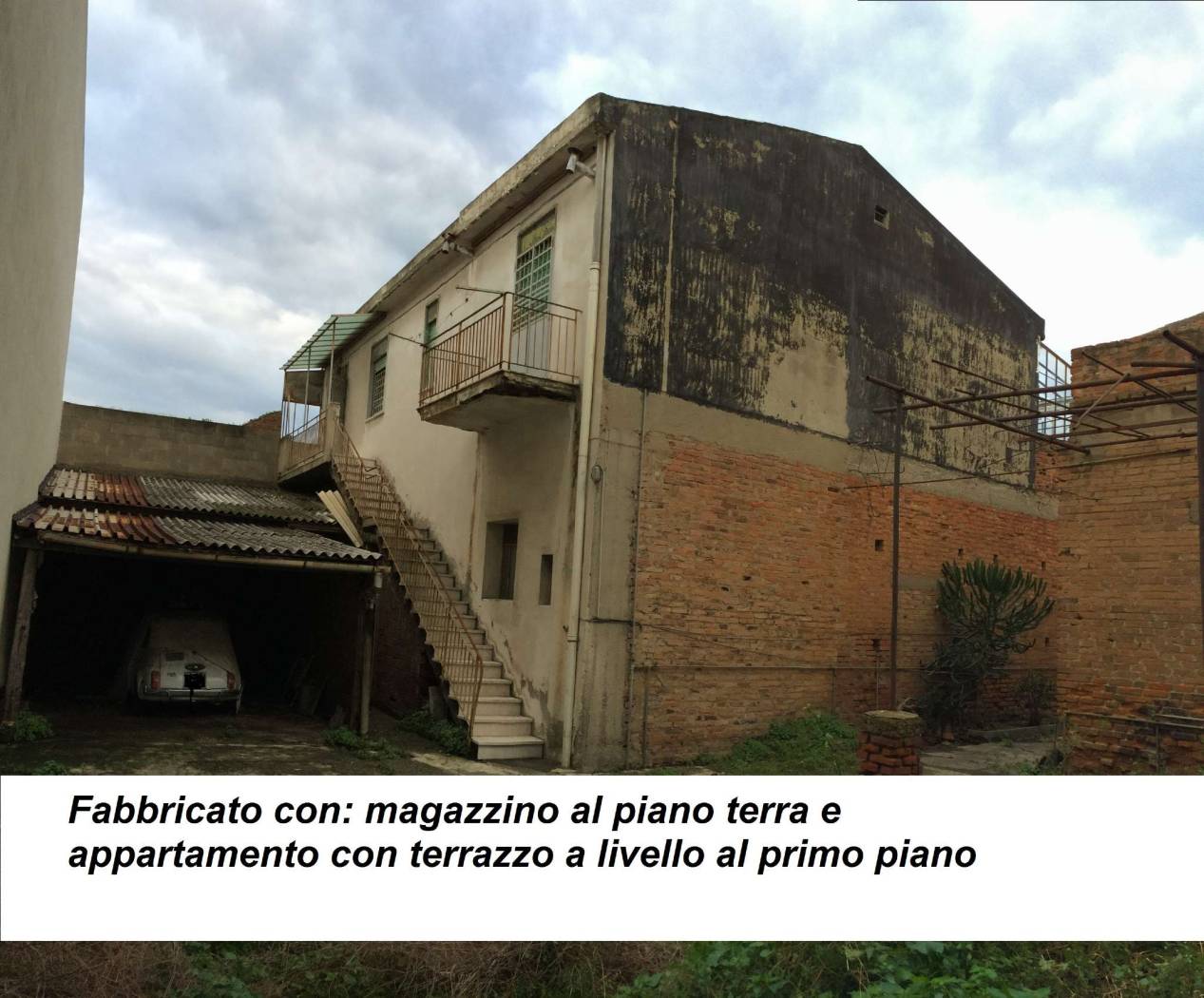 prospetto posteriore casa