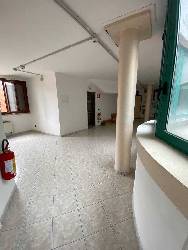 Interno non residenziale Interno non residenziale