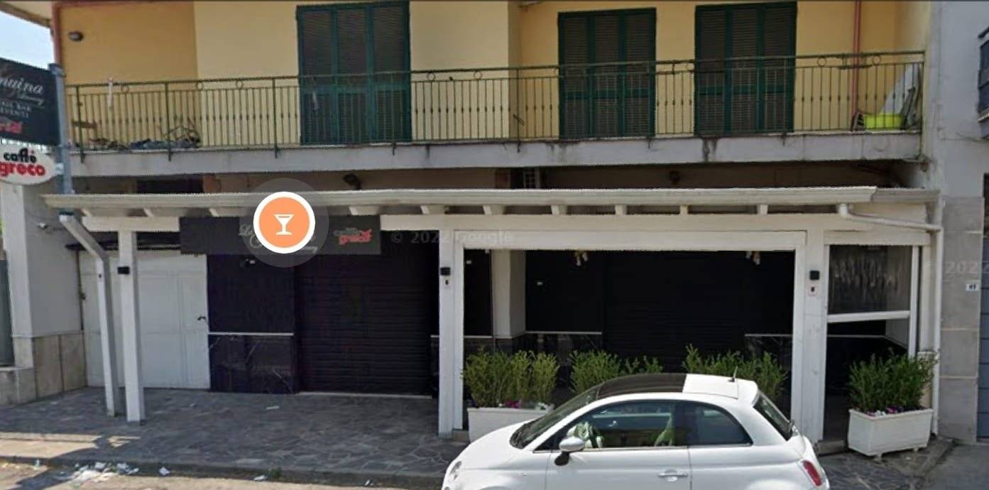 ESTERNO LOCALE ESTERNO LOCALE