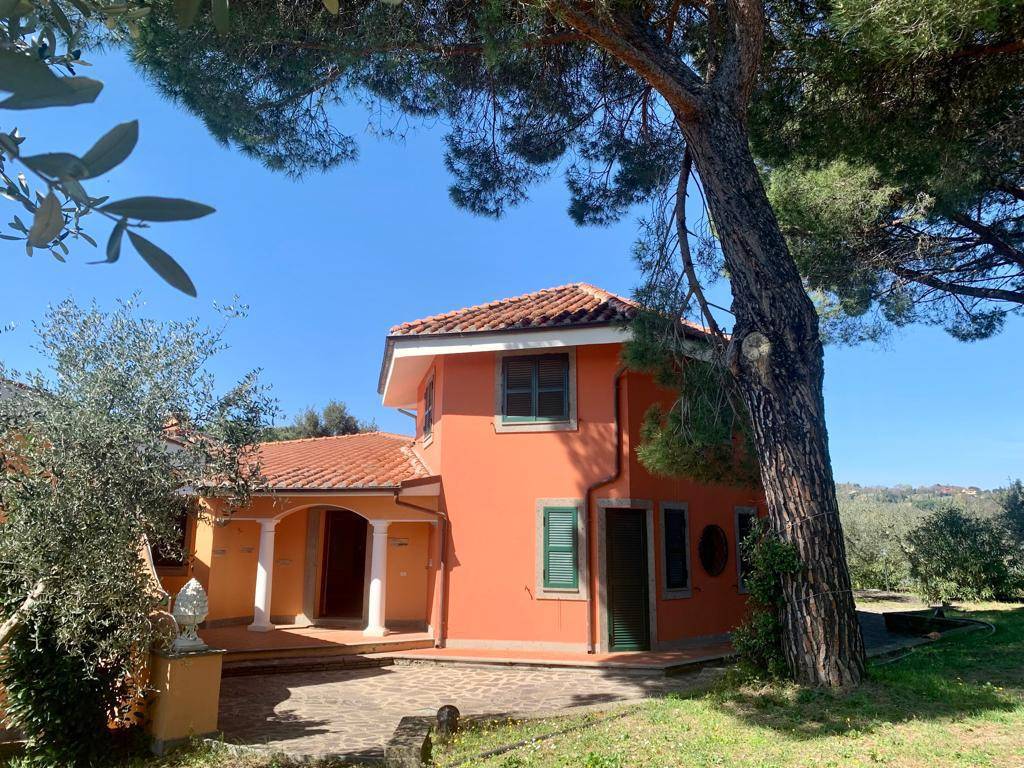 VILLA A VILLA A