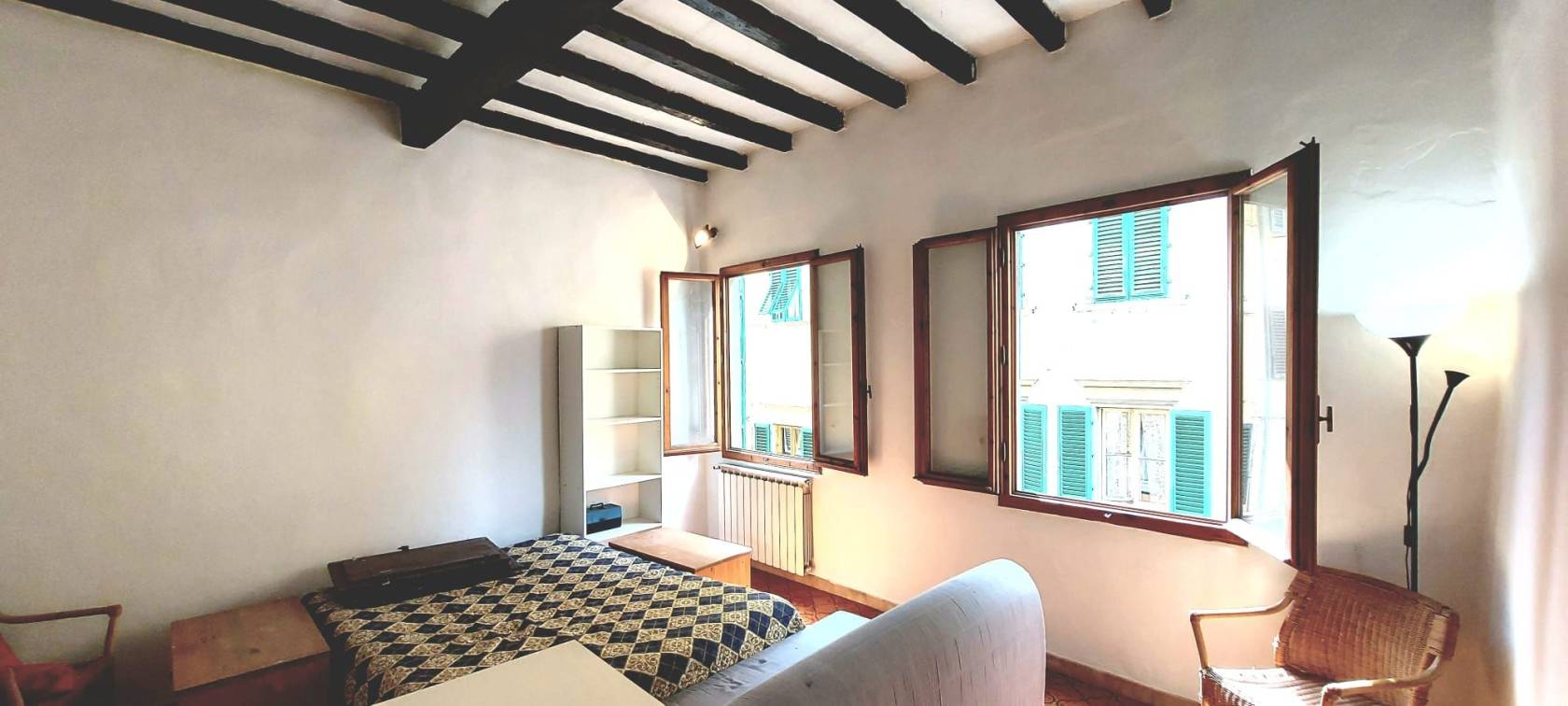 SALA FINESTRATA