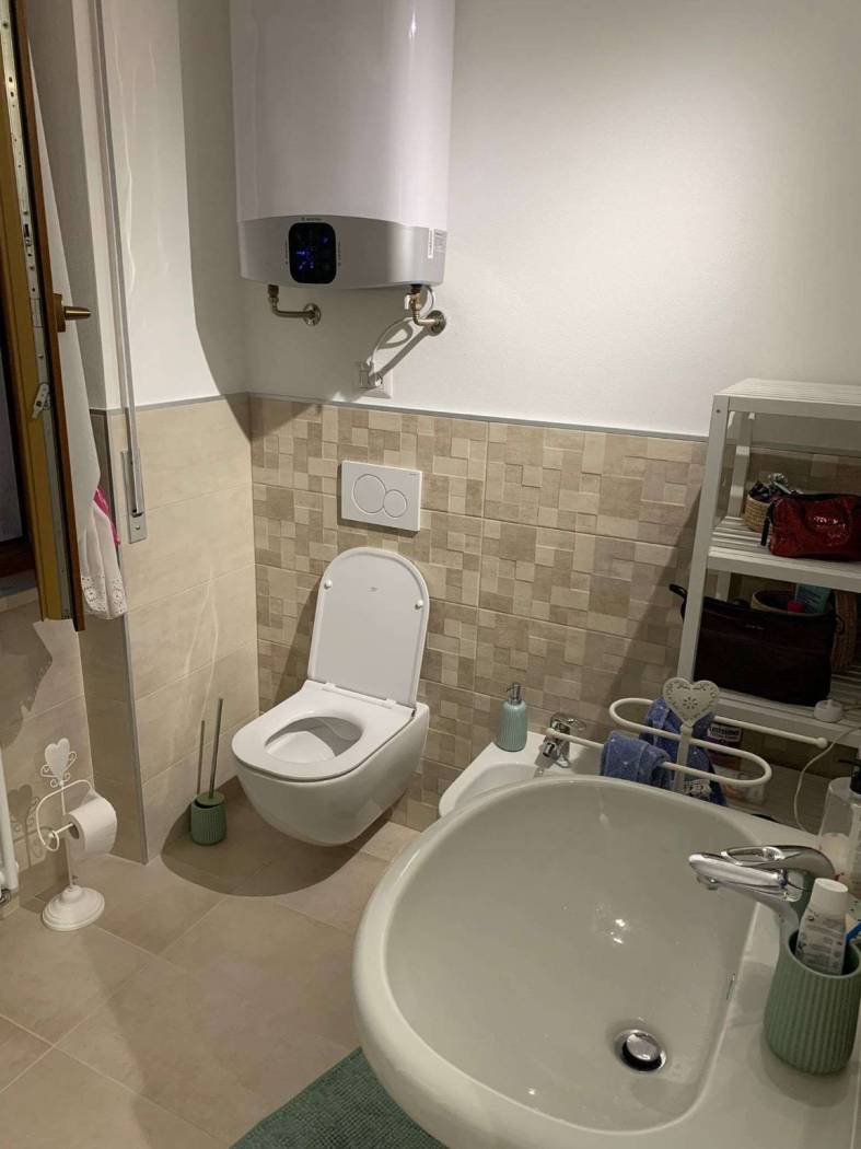 e6d17795-ce48-4f12-bc57-28aa1da3a0a7