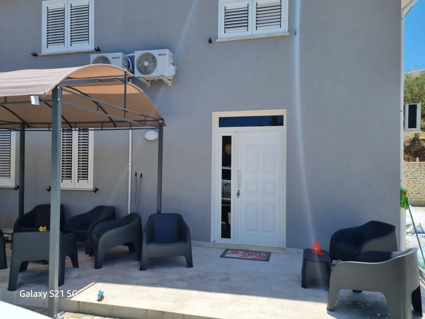 Immobiliare Spica propone in affitto un grazioso appartamento nella periferia di Balestrate in contrada Patti Tobia a meno di cinque minuti dal mare 