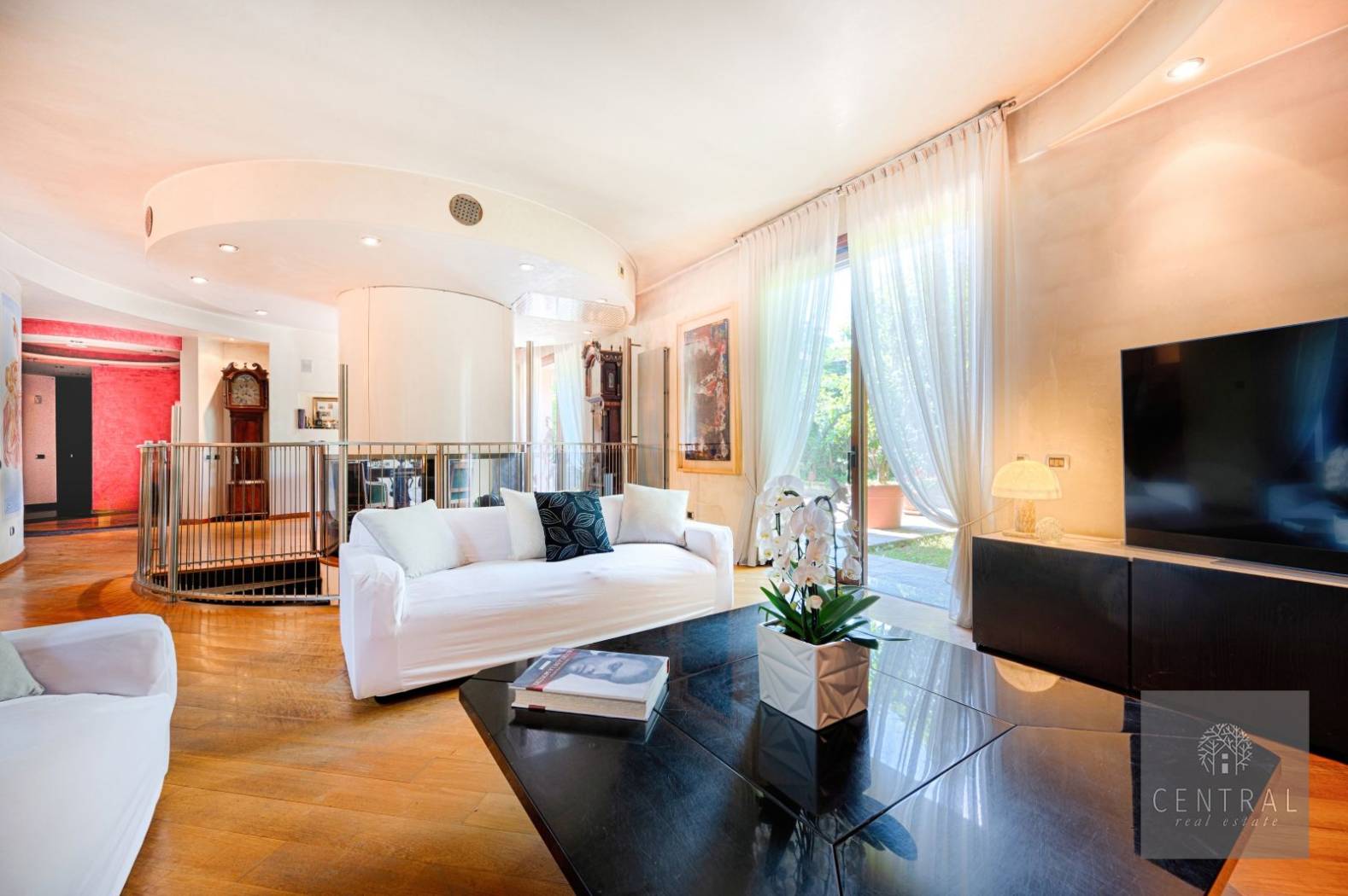 Salone