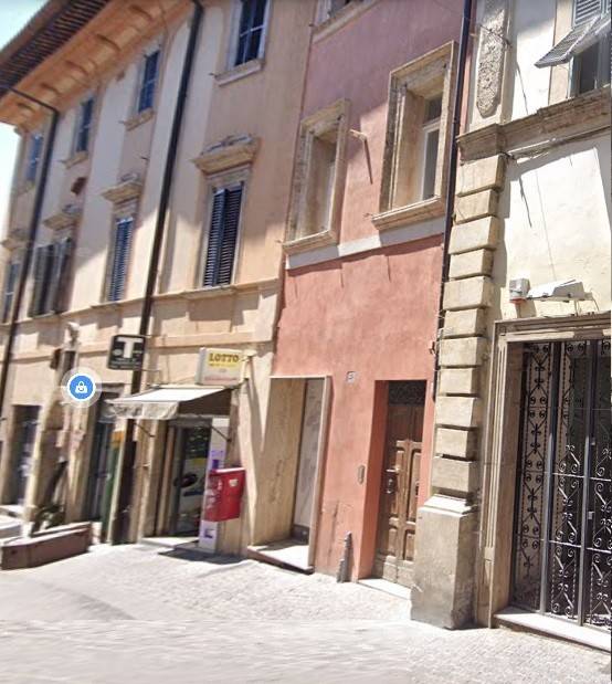 esterno negozio prima dell'inizio dei lavori