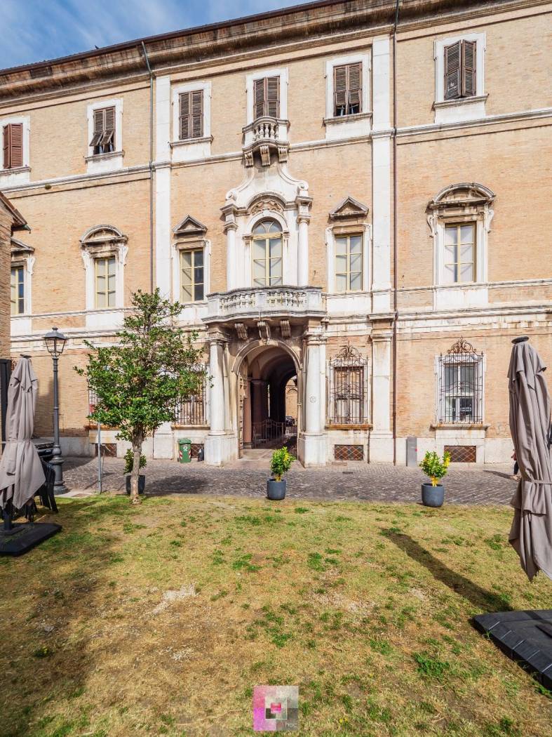 Palazzo Montevecchio e giardin Leopardi