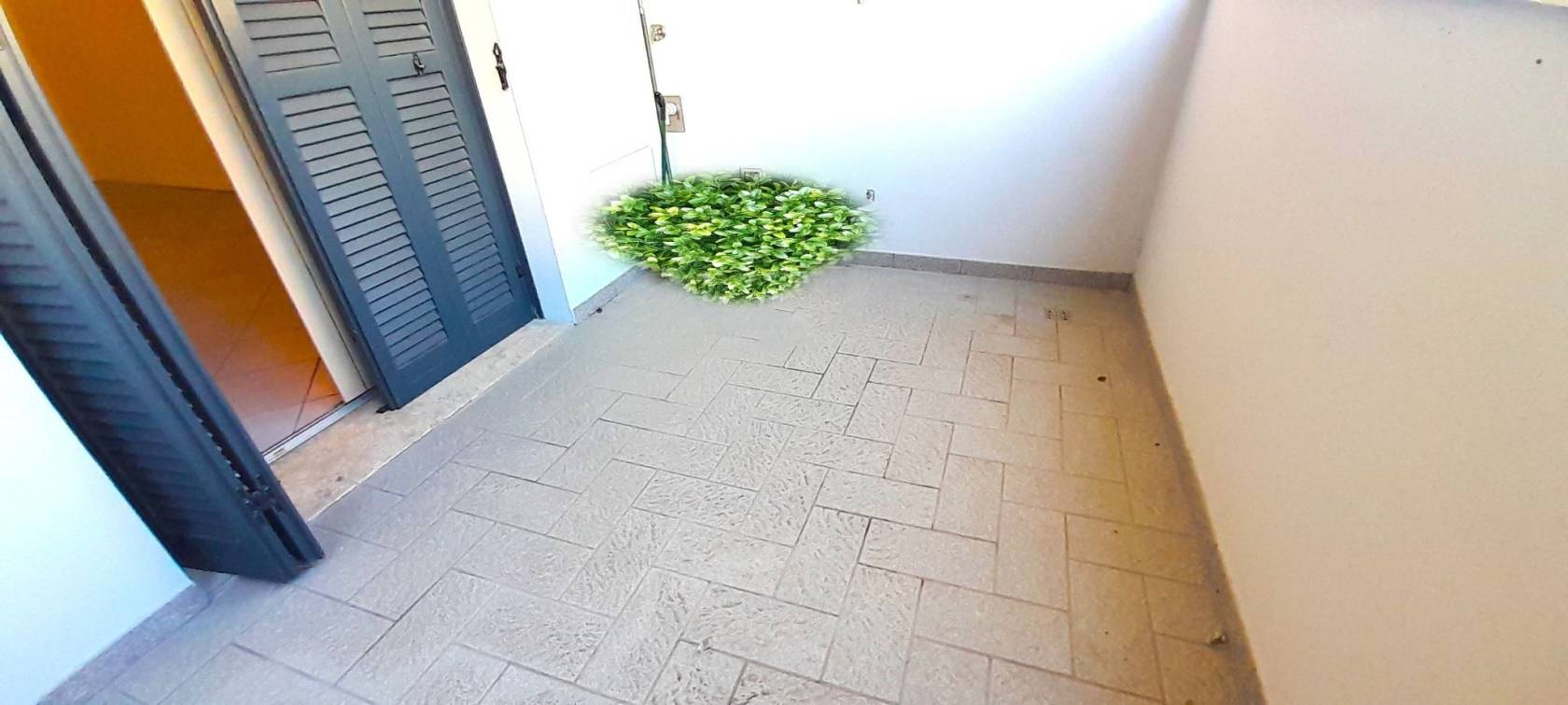 riferimento annuncio: L-198 APPARTAMENTO DI TRE VANI A MONTELUPO FIORENTINO IN ZONA CENTRALE E SERVITISSIMA PROPONIAMO IN VENDITA, A MONTELUPO 
