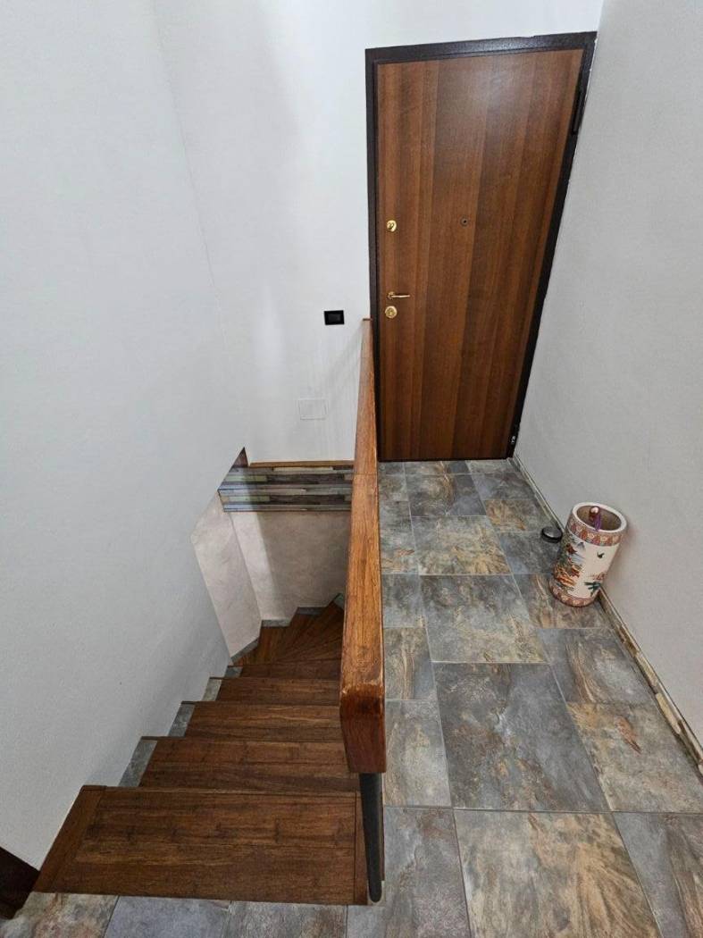 scale per accedere al piano terra