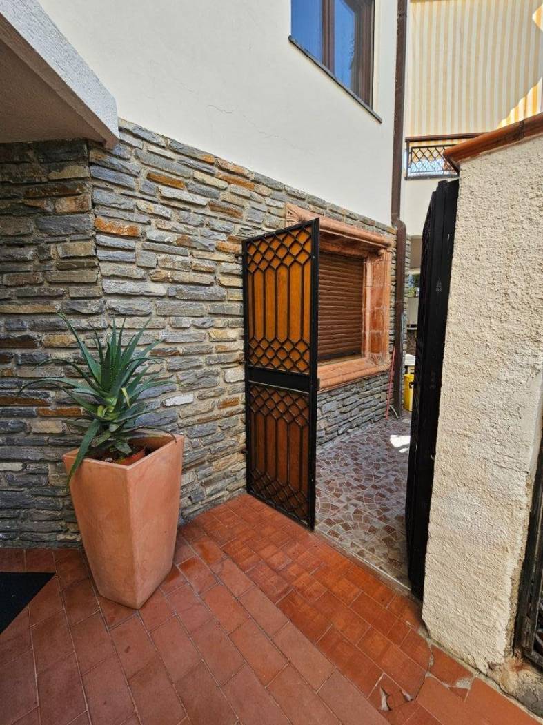 Ingresso indipendente piano terra sulla terrazza