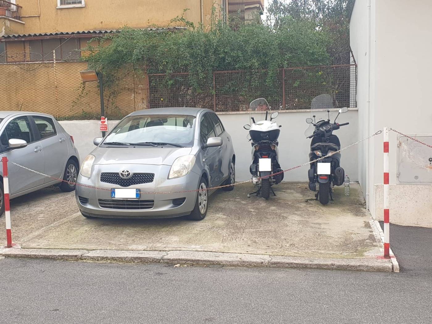 Posto Auto + 2 scooter