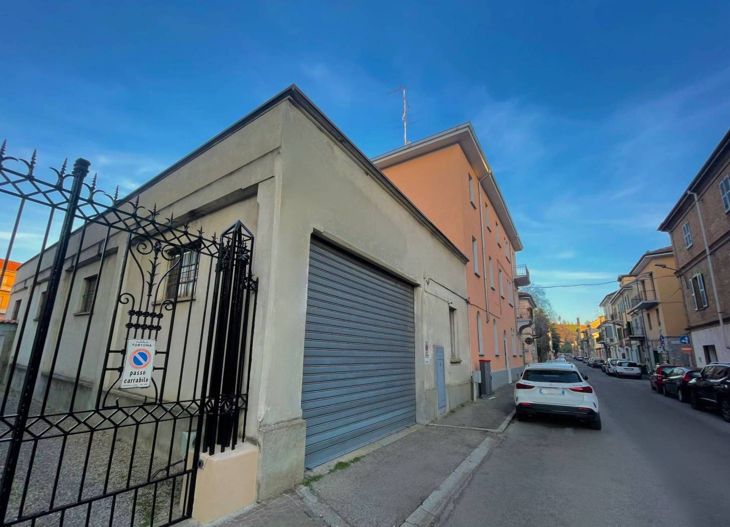 INGRESSO RETRO MAGAZZINO INGRESSO RETRO MAGAZZINO