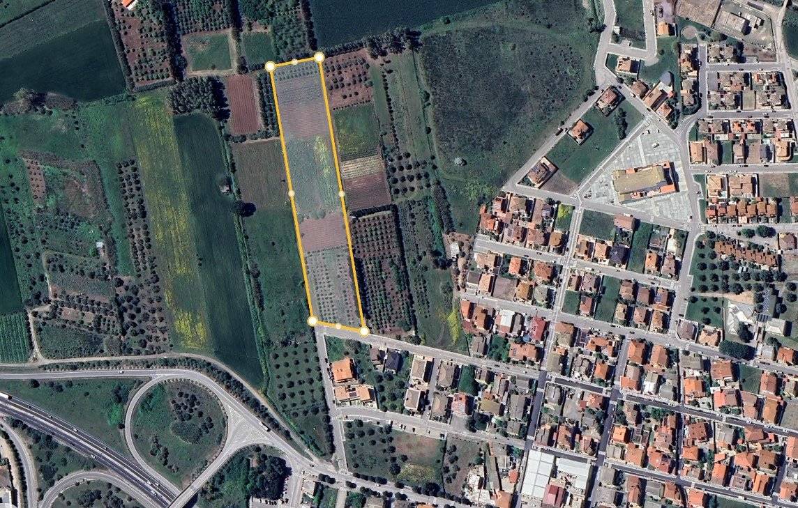 Monastir - Fronte via Messina, nelle immediate vicinanze della ss.131, proponiamo in vendita un terreno edificabile di ca. 14.000 metri, da 