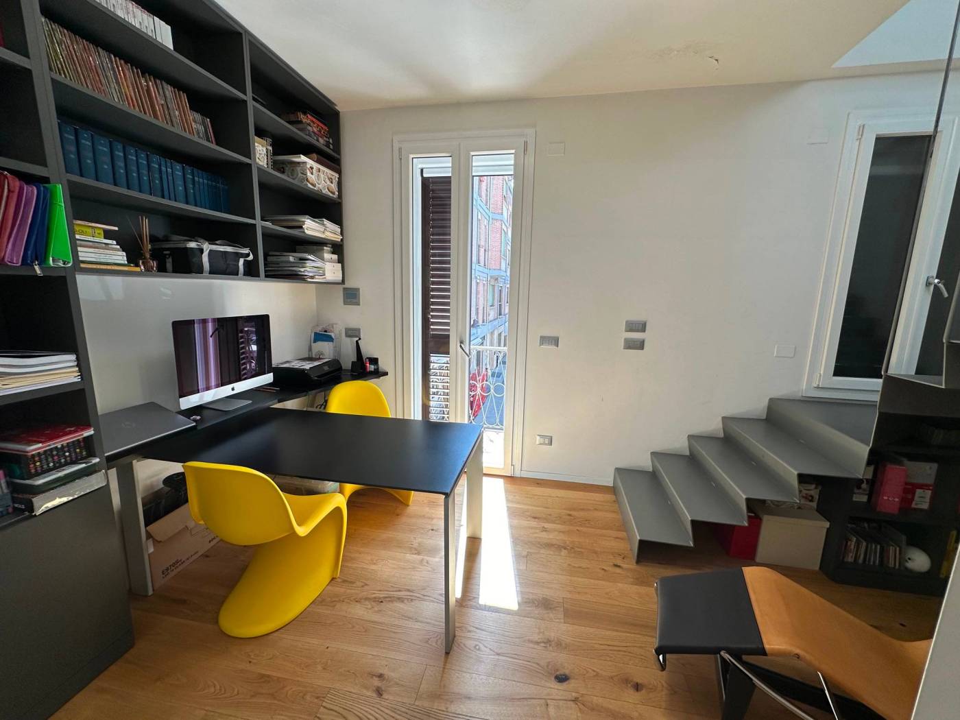 Stanza arredata Stanza arredata