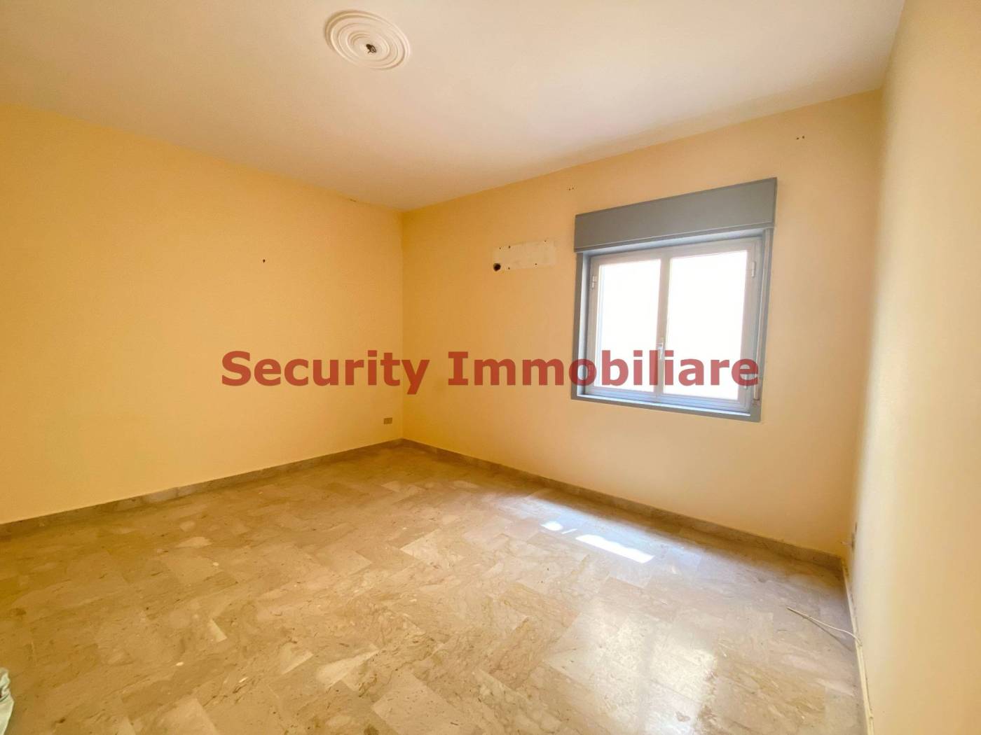 Stanza non arredata