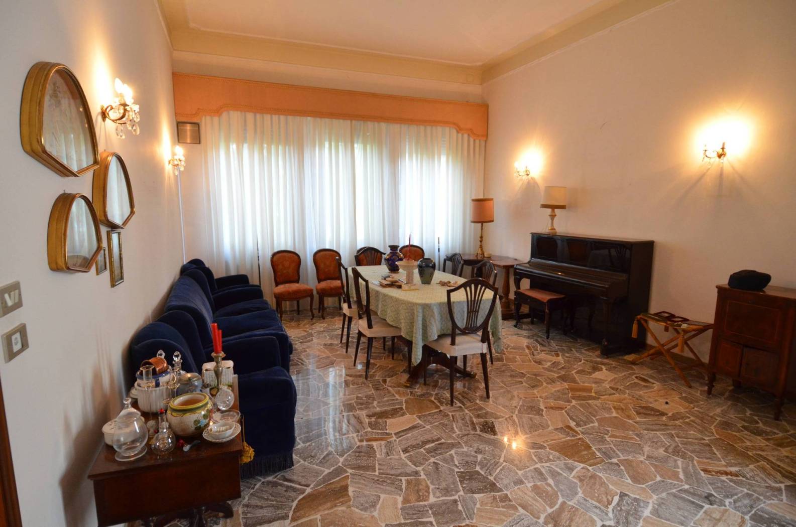 Salone