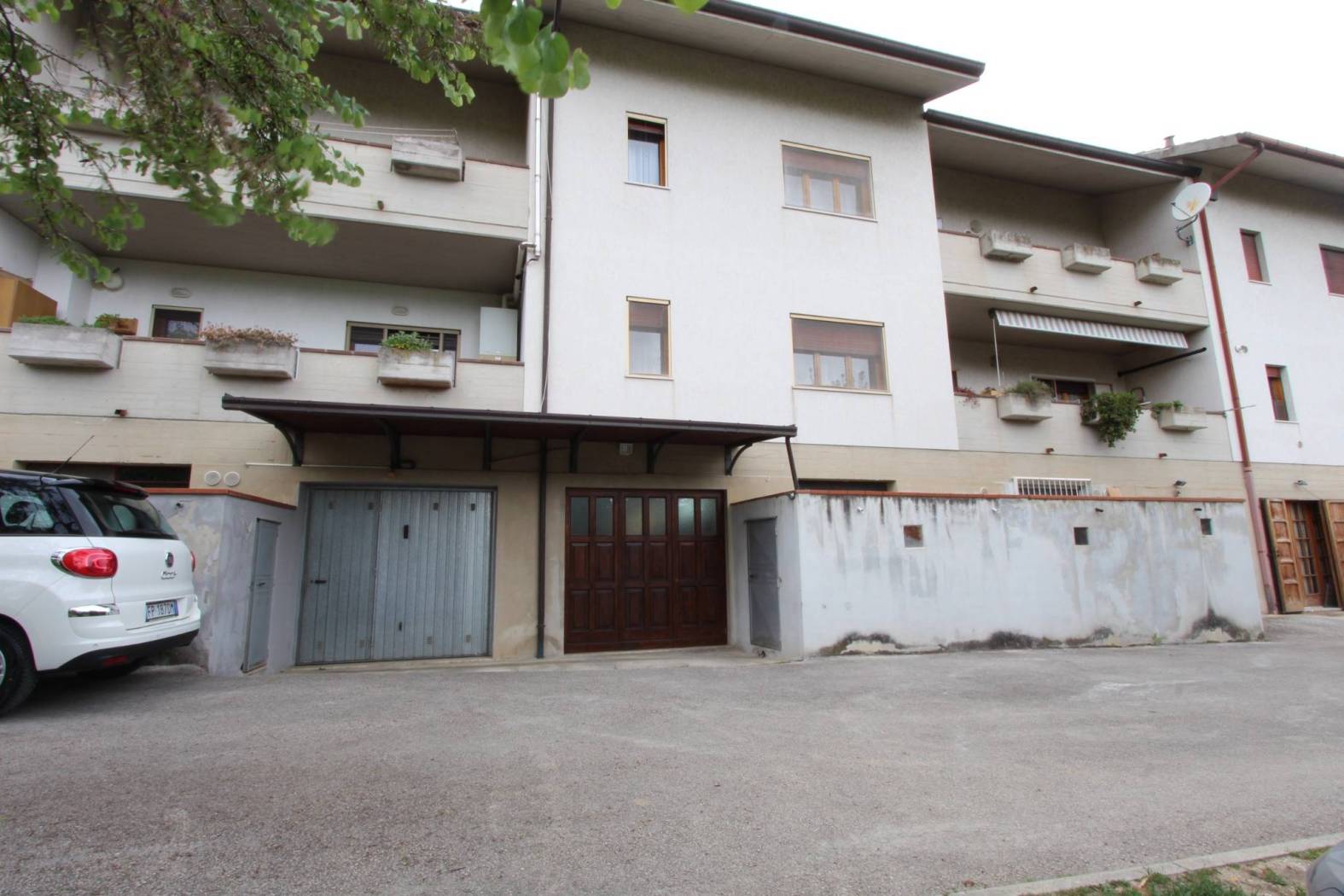 Ingresso esterno rustico