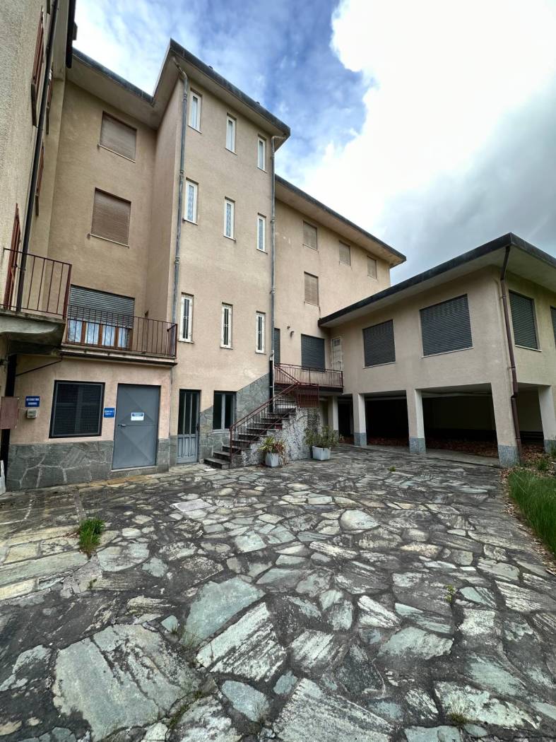 Stabile Multiuso Sì valuta la locazione di un immobile libero, RAA RESIDENZA ANZIANI AUTOSUFFICIENTI adatto a Casa di Riposo, Hotel per Anziani 