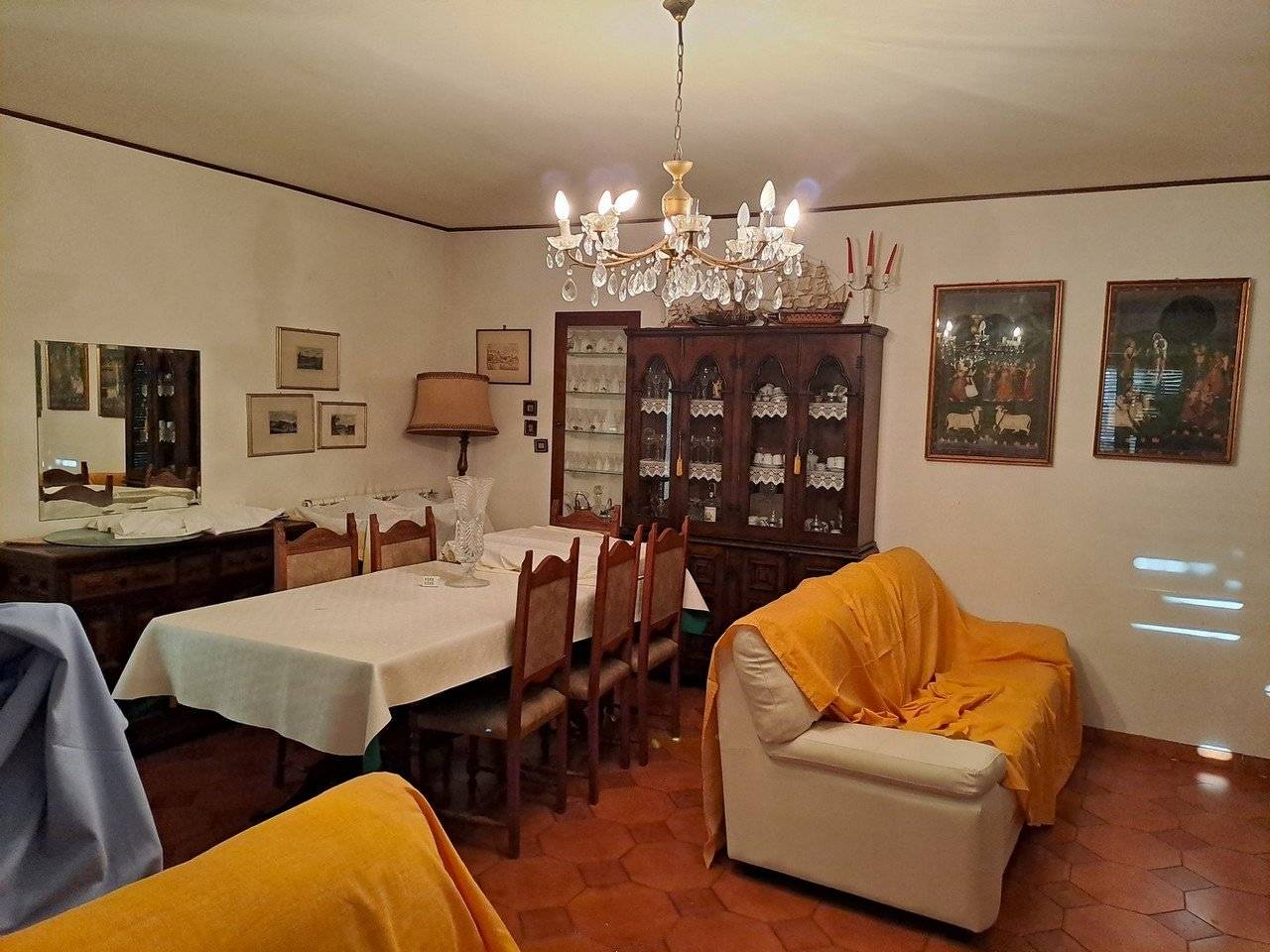 Salone