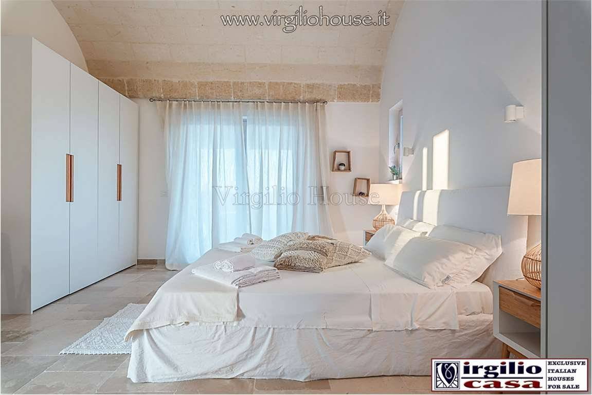 Villa Lilla, Villa in vendita in Puglia, si trova a pochi chilometri da Ostuni (Br). Villa Lilla è una villa in vendita moderna e di recente 