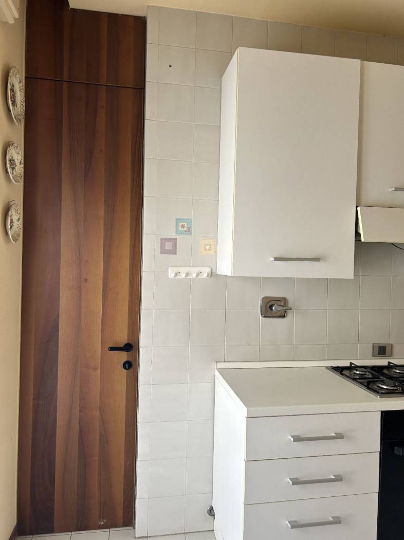 CUCINA CON LAVANDERIA