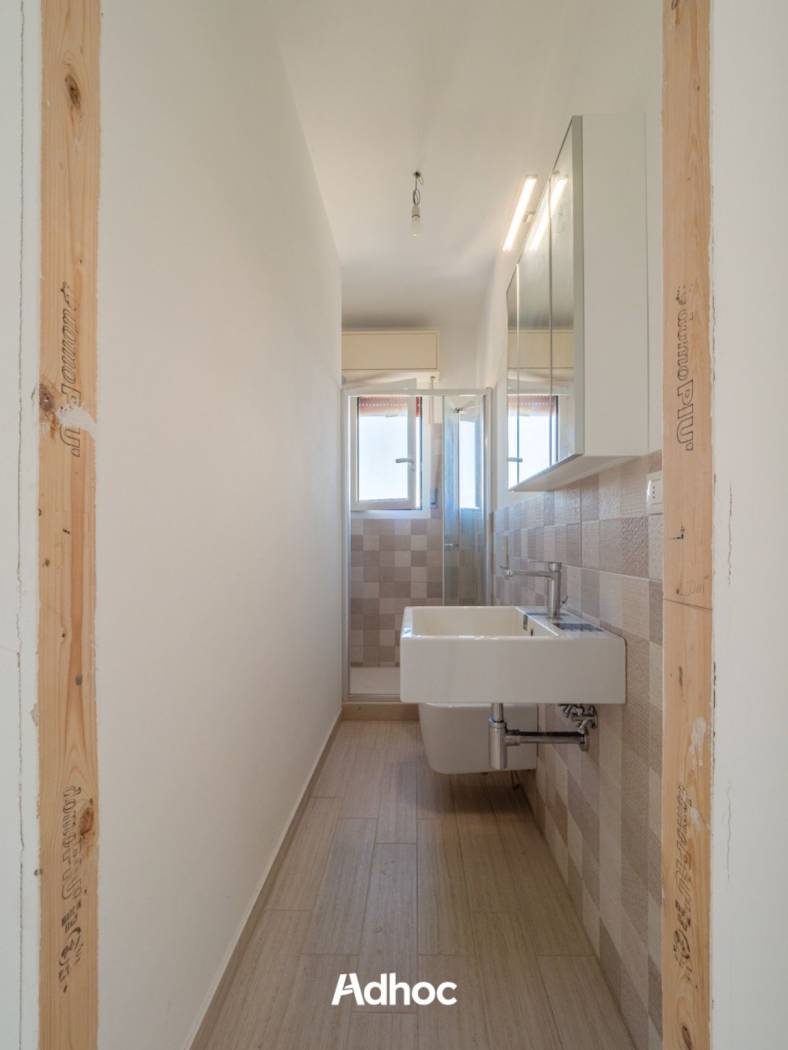 Bagno finestrato con doccia_v1