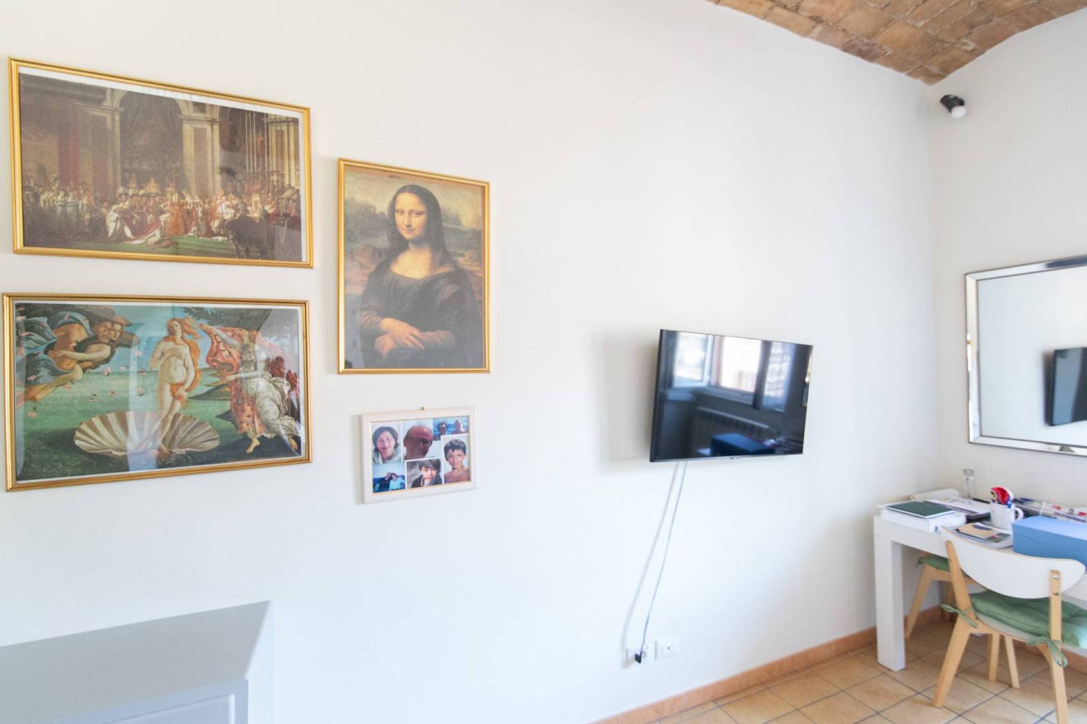 Stanza arredata Stanza arredata