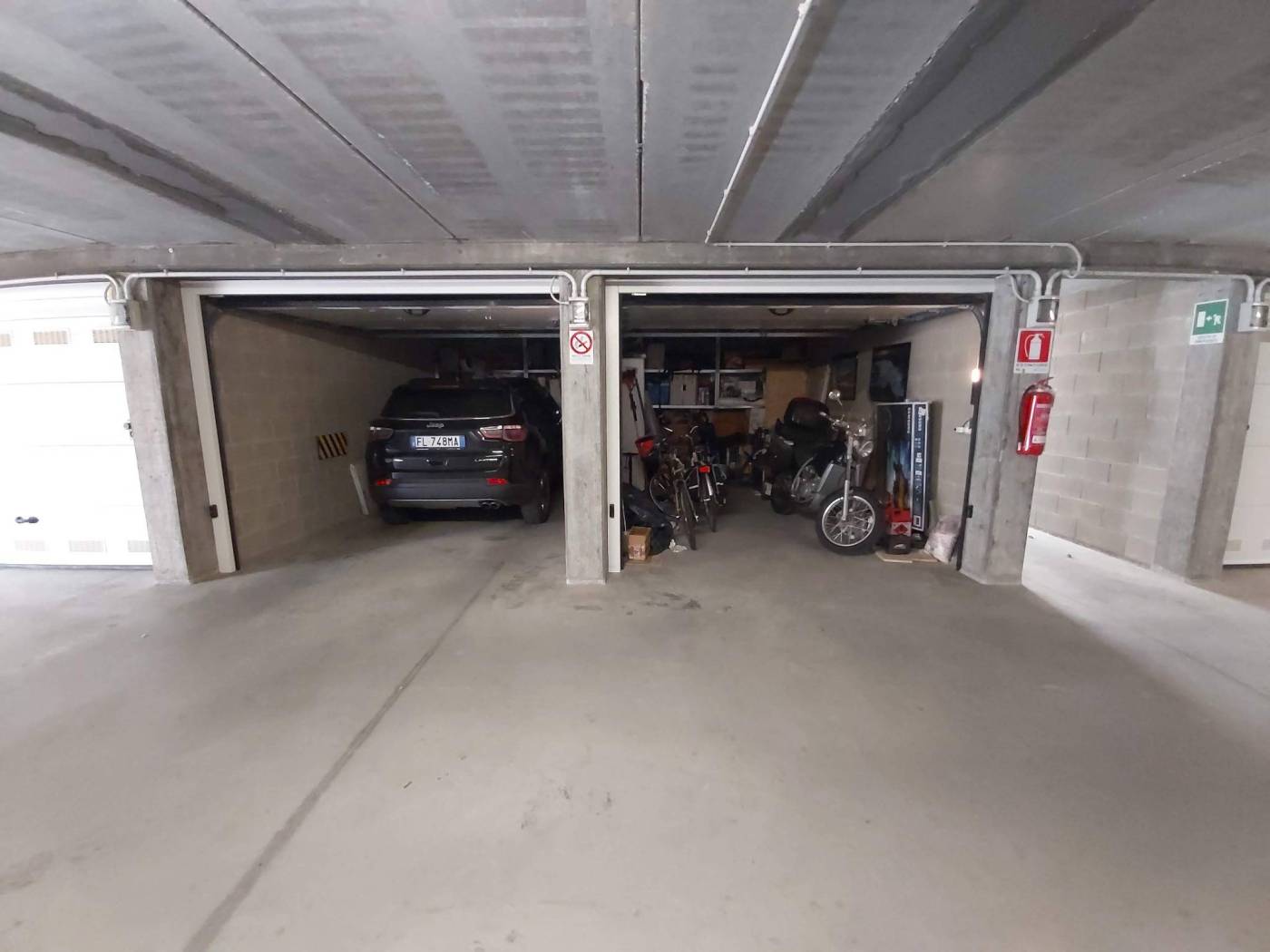 2 garages