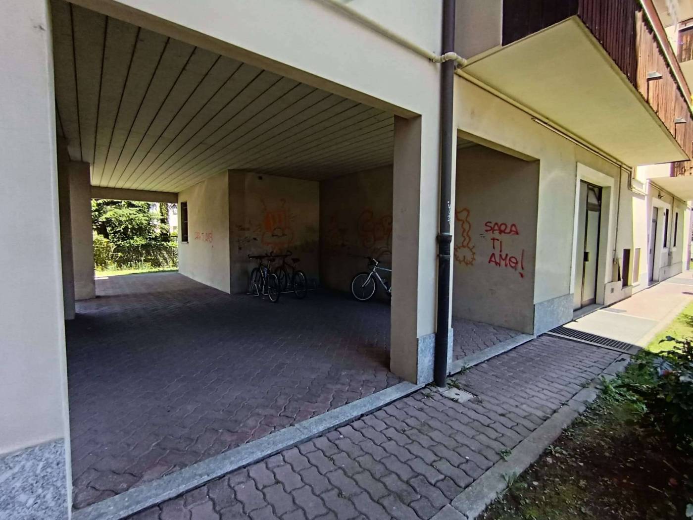 7eee56ad-f834-40b8-98a0-f6d8e23ef541