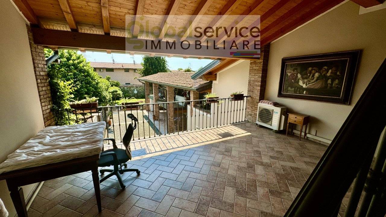Loggia Loggia