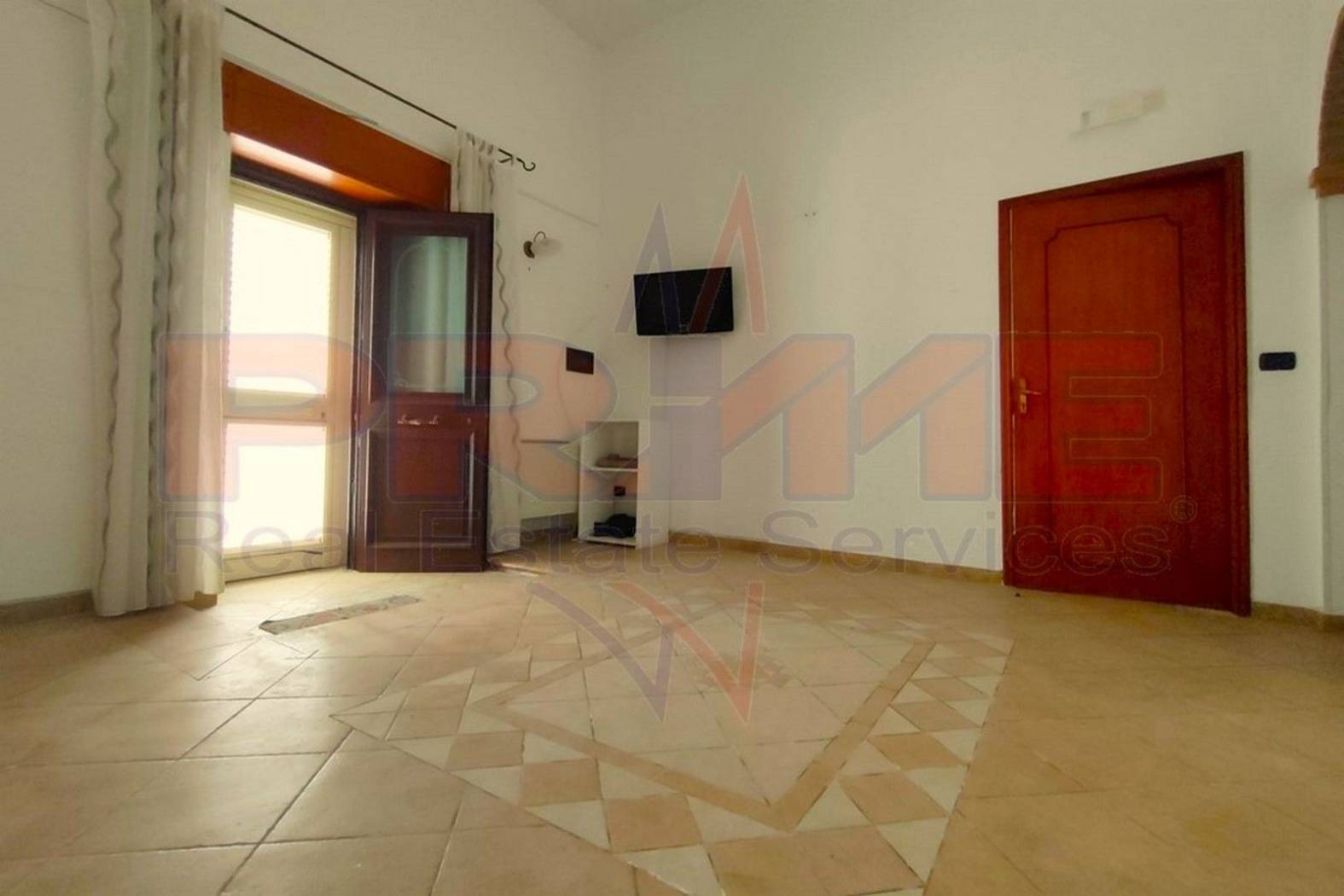 Stanza non arredata Stanza non arredata