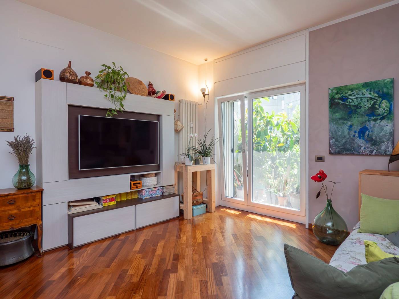 Milano San Felice , si vende al sesto e ultimo piano un luminosissimo appartamento composto da ingresso, soggiorno con terrazzo, cucina abitabile, 